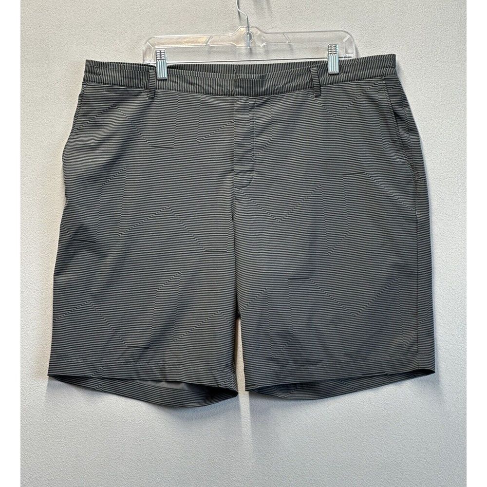 Nike Golf Dri Fit Mens Size 40 Standard Fit Gray Black Striped Activewear Shorts